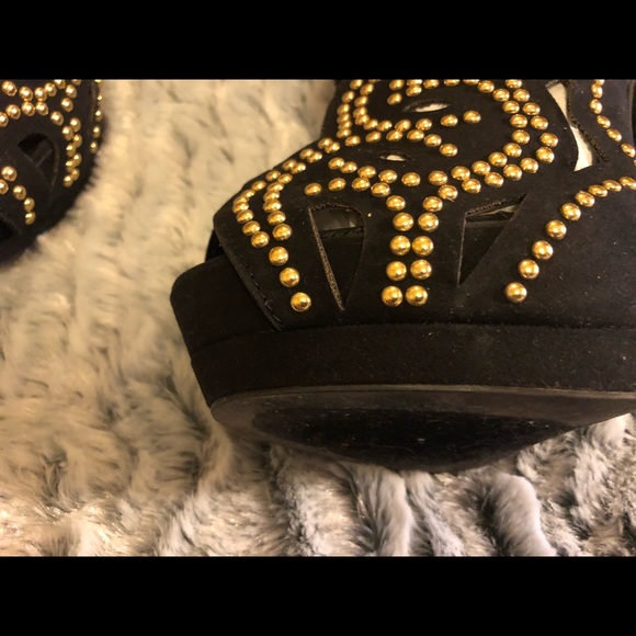 Heels in boot style - Picture 6 of 7